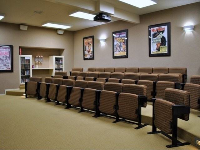 260 Bay St - Photo 3 of 21