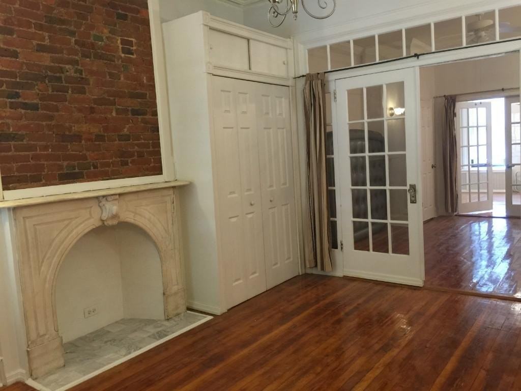 528 Clinton St - Photo 2 of 6