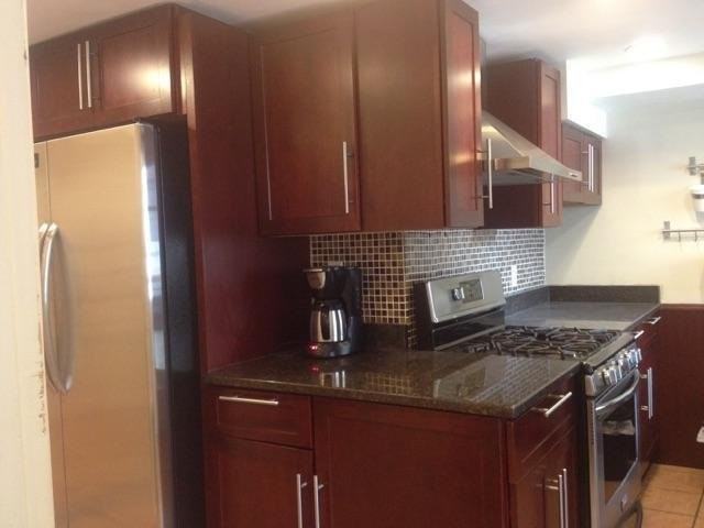 528 Clinton St - Photo 3 of 6