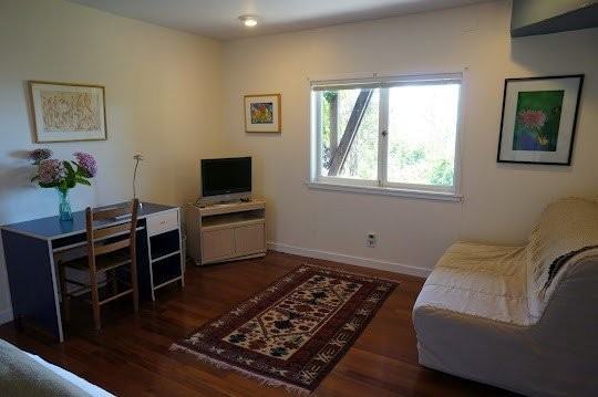 878 Spruce St - Photo 3 of 14