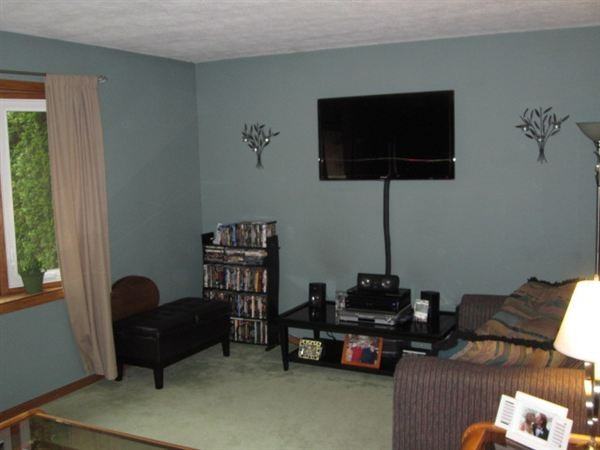 216 Bounty Dr NE - Photo 2 of 7