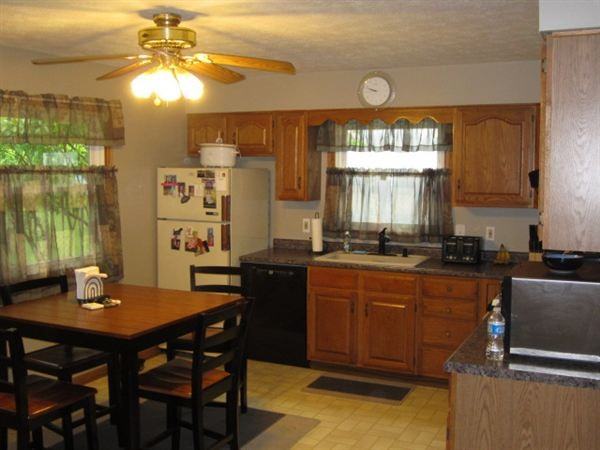 216 Bounty Dr NE - Photo 3 of 7