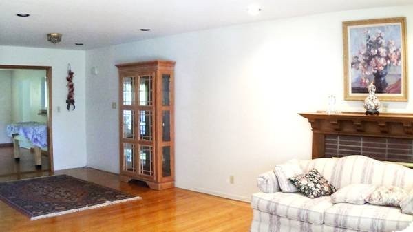 10628 John Way - Photo 2 of 5