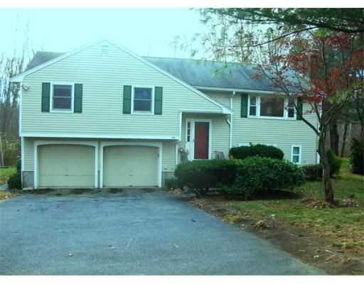 558 Concord Ave - Photo 2 of 8