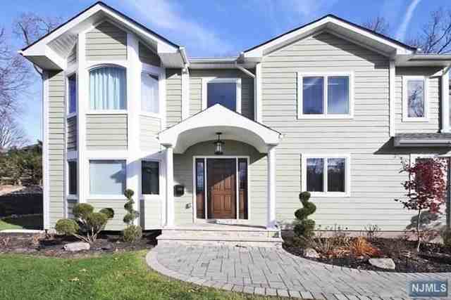 8 Meredith Rd - Photo 2 of 18