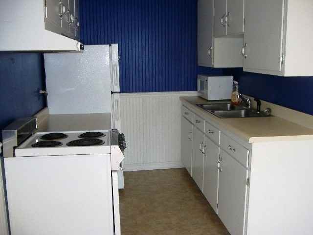 160 Main St - Photo 3 of 7