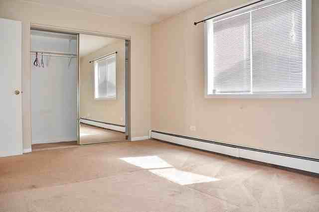 10611 Parkside Ave - Photo 3 of 9