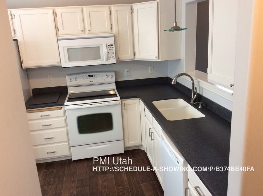 1782 W 820 N - Photo 3 of 16