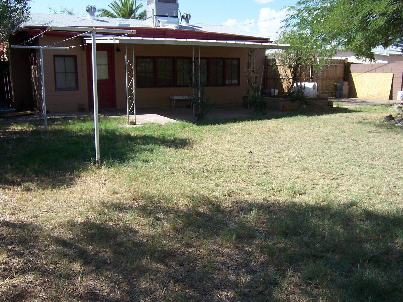 4643 E Holmes St - Photo 2 of 5