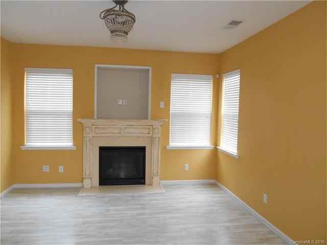 10798 Traders Ct - Photo 2 of 24