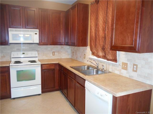 10798 Traders Ct - Photo 3 of 24