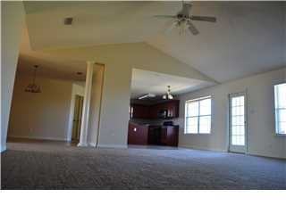 3005 Plantation Dr W - Photo 3 of 11