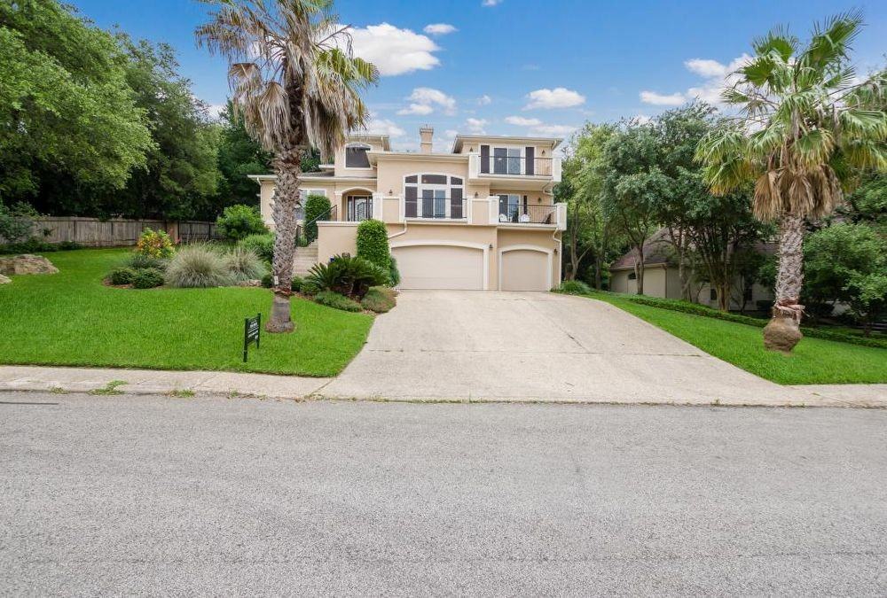 12 Inwood Bluff - Photo 2 of 8