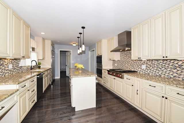 10 Pembroke Ln - Photo 2 of 18