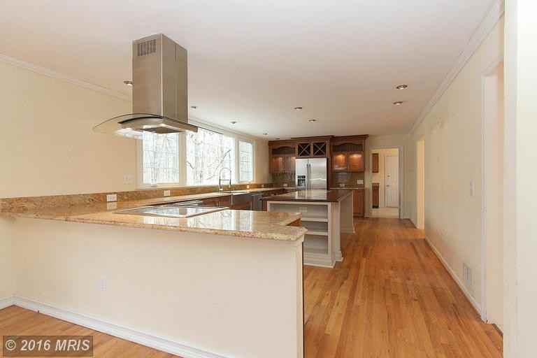 8114 Counselor Rd - Photo 3 of 30