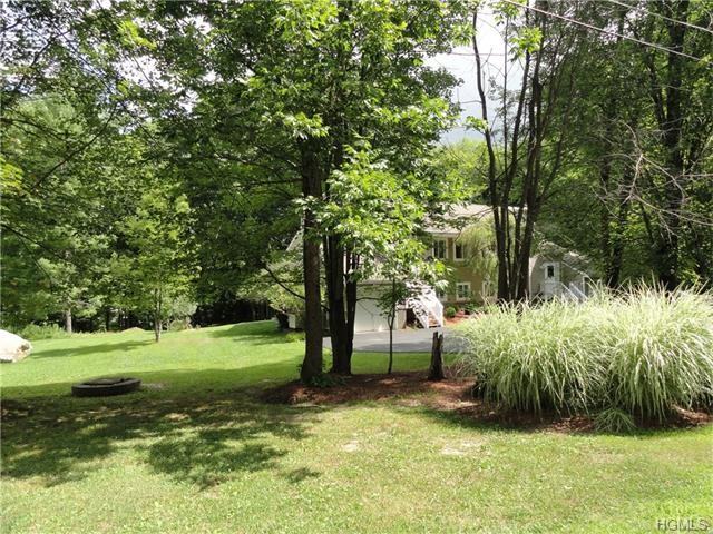 36 Edmunds Ln - Photo 3 of 21