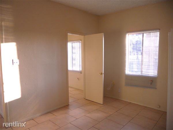 170 W Oakland Ave - Photo 3 of 5