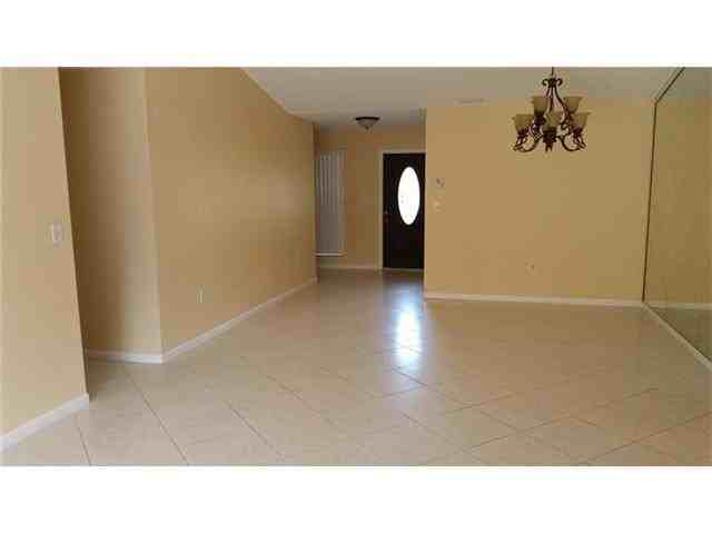 15560 Dover Ct - Photo 3 of 6