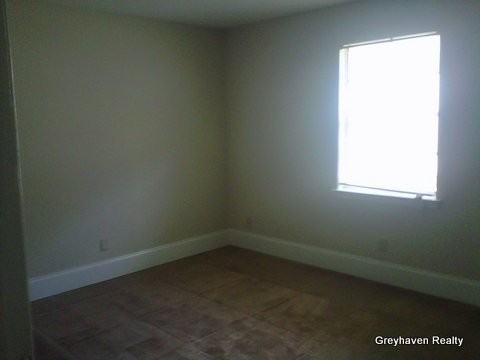 2410 Lyndon Ave #06 - Photo 2 of 8