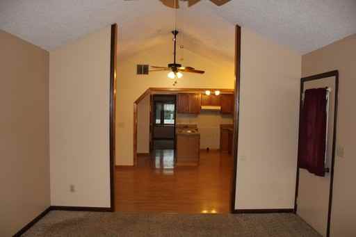 1044 E Vienna Rd - Photo 3 of 6