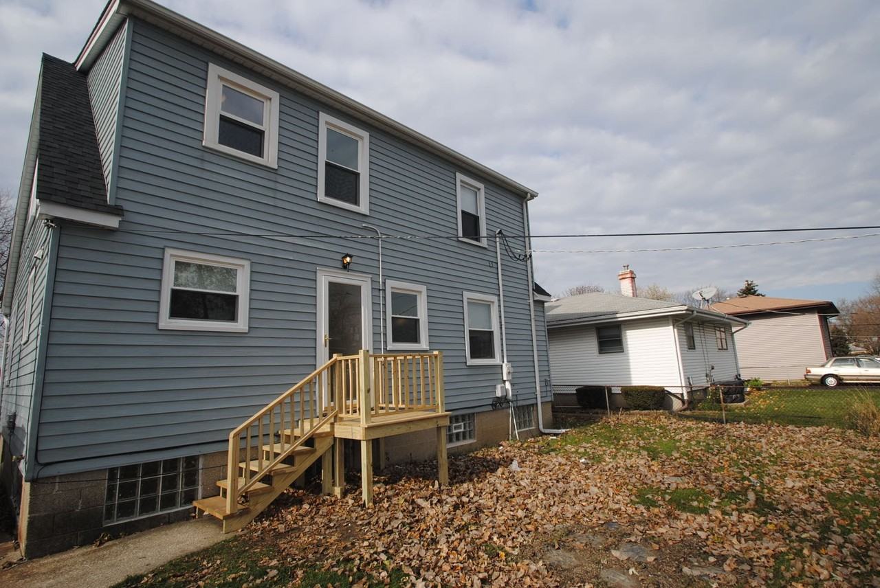 4027 N Adams St - Photo 2 of 12