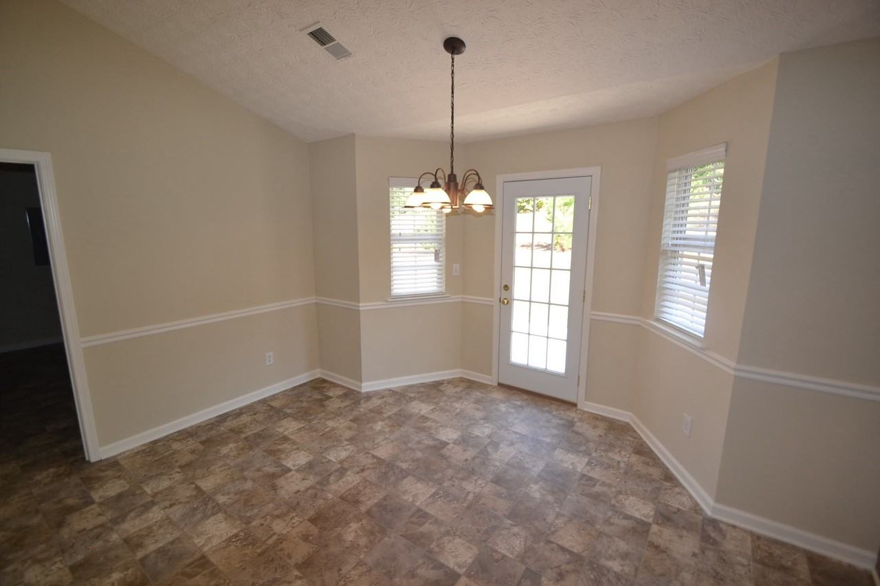 470 Corral Cove - Photo 3 of 7