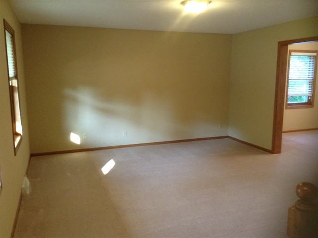 430 E Clancy St - Photo 2 of 17