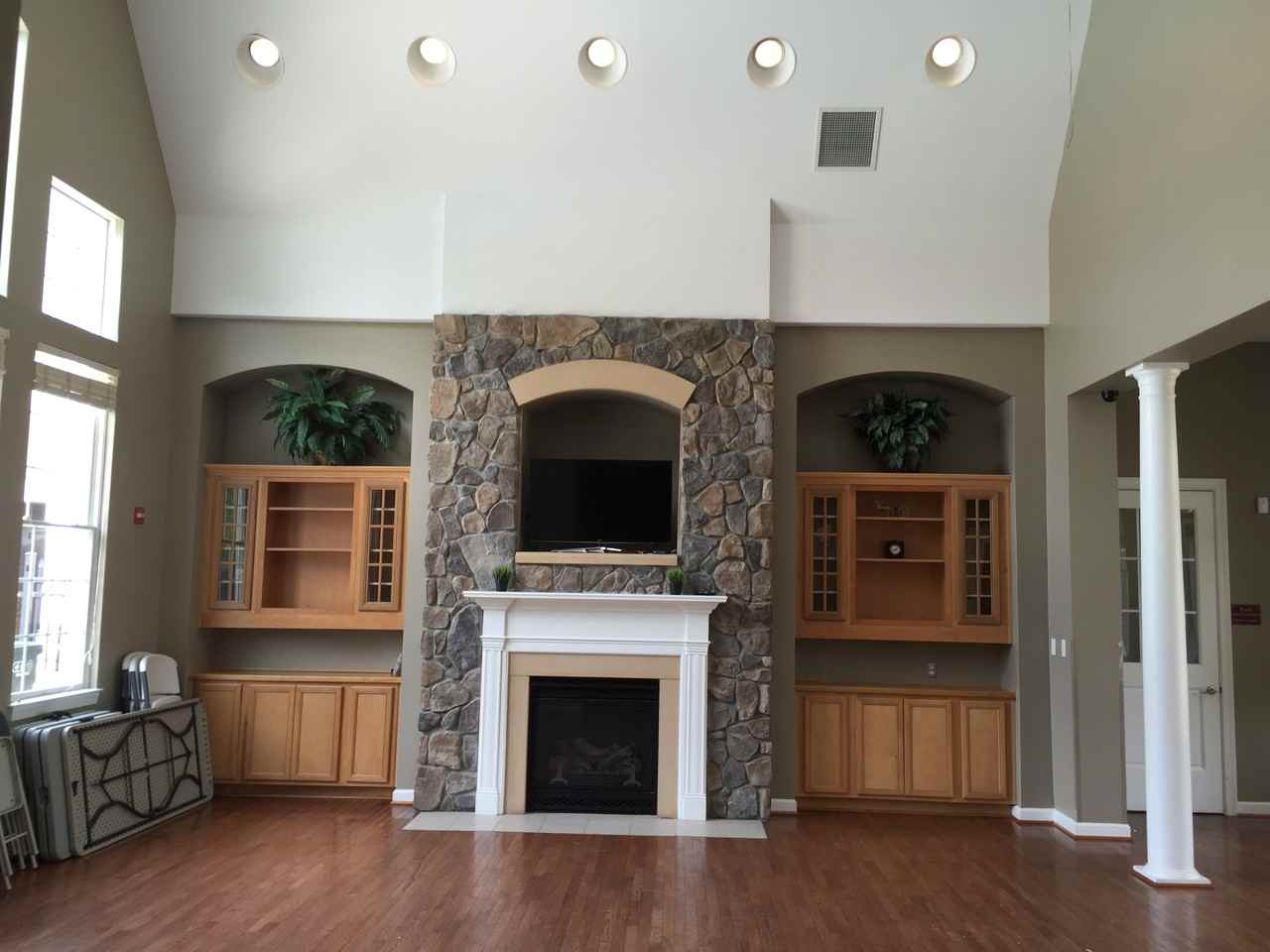 12100 Garden Grove Circle - Photo 3 of 31
