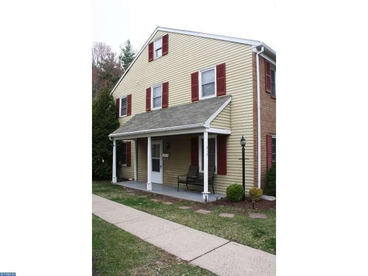 518 Barrington Ct - Photo 2 of 13