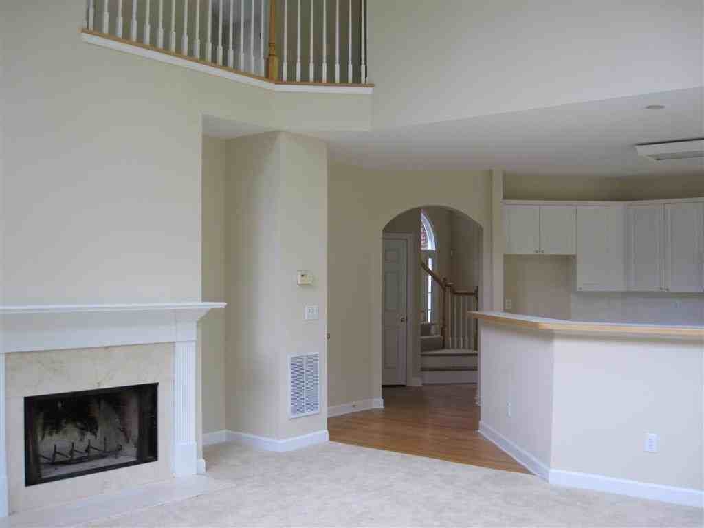 3040 Lakeside Ct - Photo 3 of 24