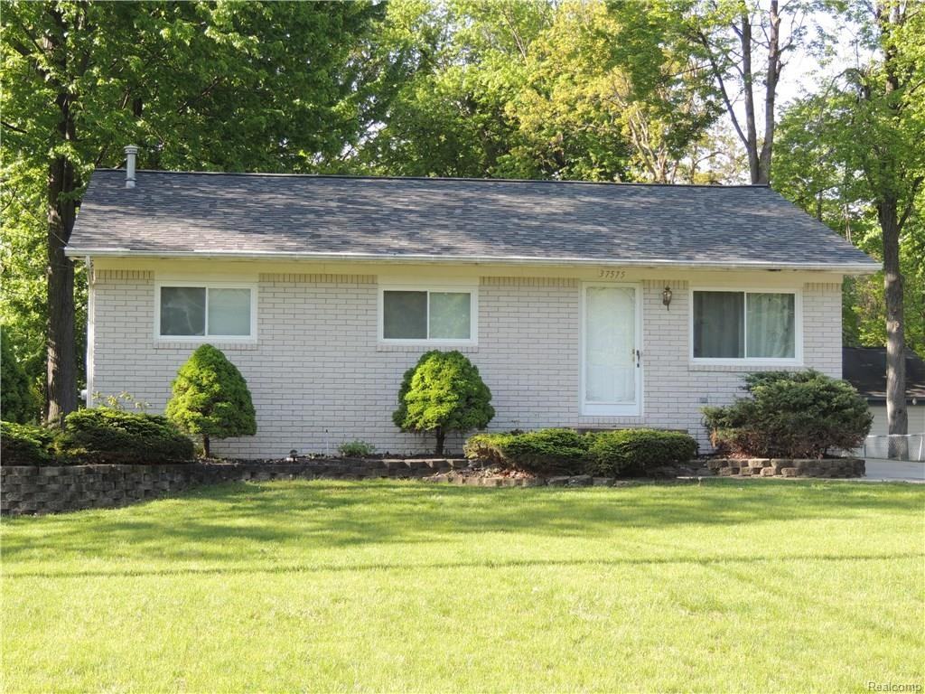 37575 Marquette St - Photo 2 of 19