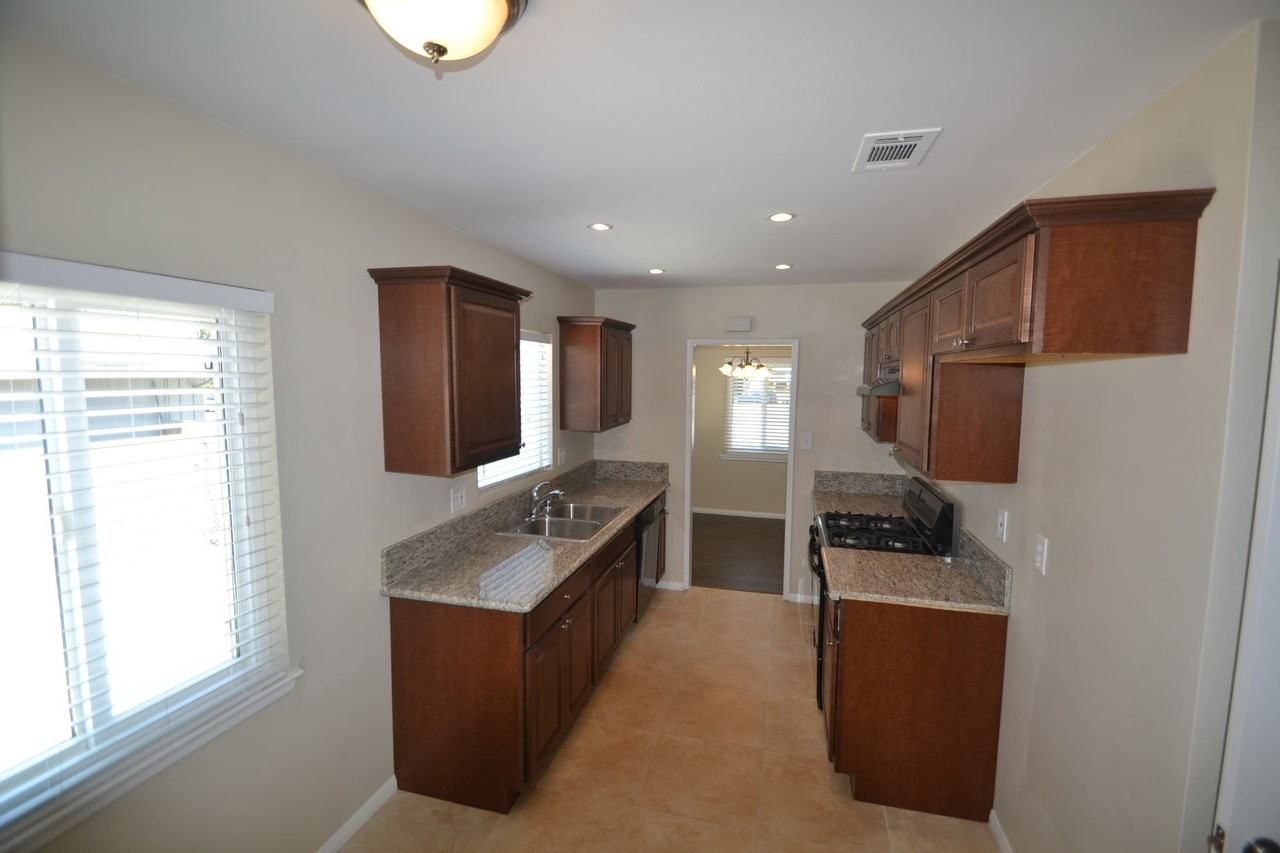 15456 Leffingwell Rd - Photo 2 of 11