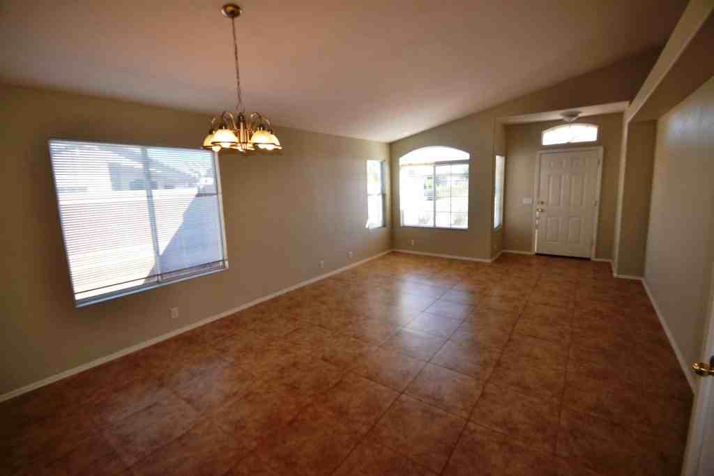 2938 S Mesita - Photo 3 of 10