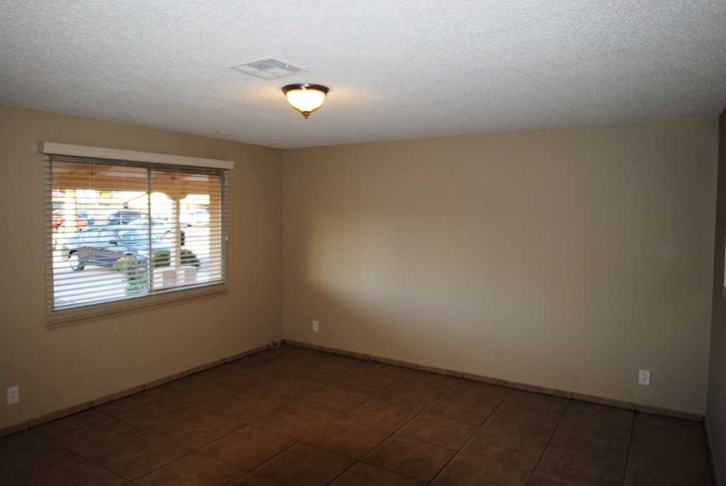 6231 W Highland Ave - Photo 3 of 13