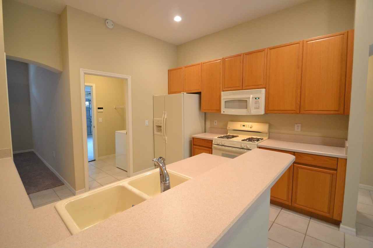 10142 Whisper Pointe Dr - Photo 3 of 8