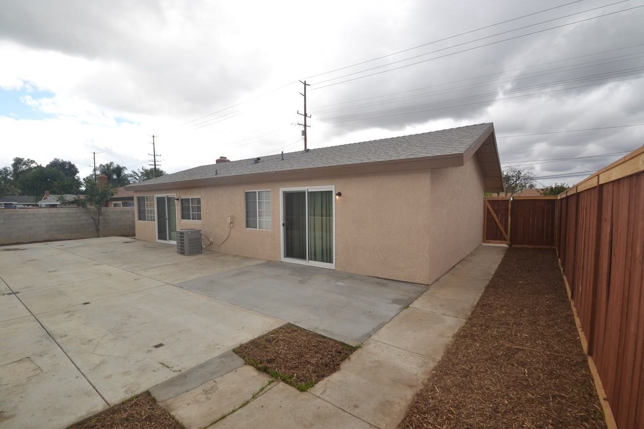 7046 Marguerita Ave - Photo 2 of 6