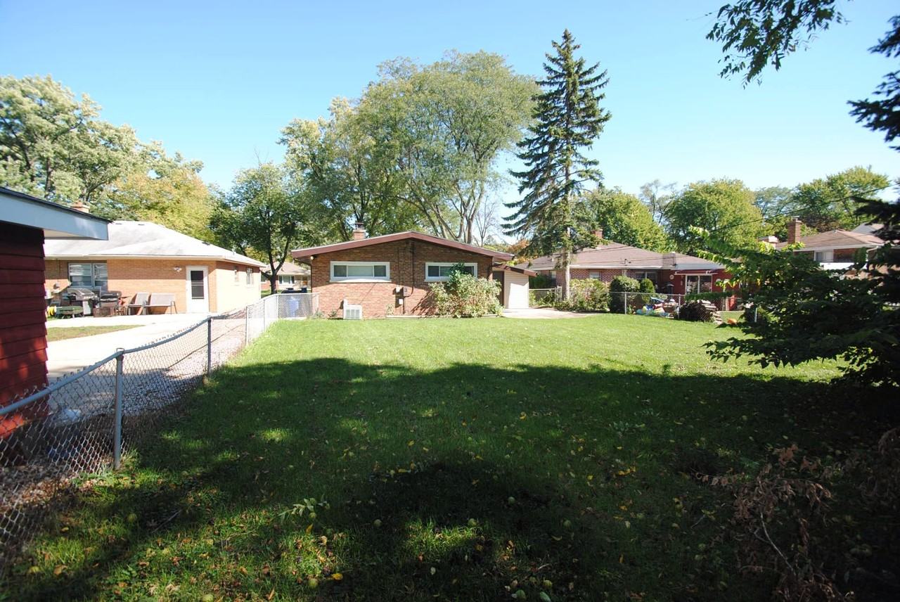 216 Miner St - Photo 2 of 7