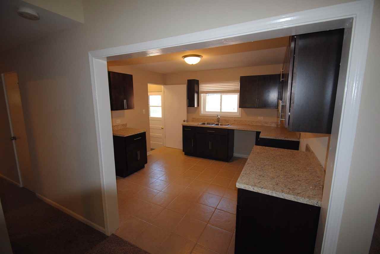 216 Miner St - Photo 3 of 7