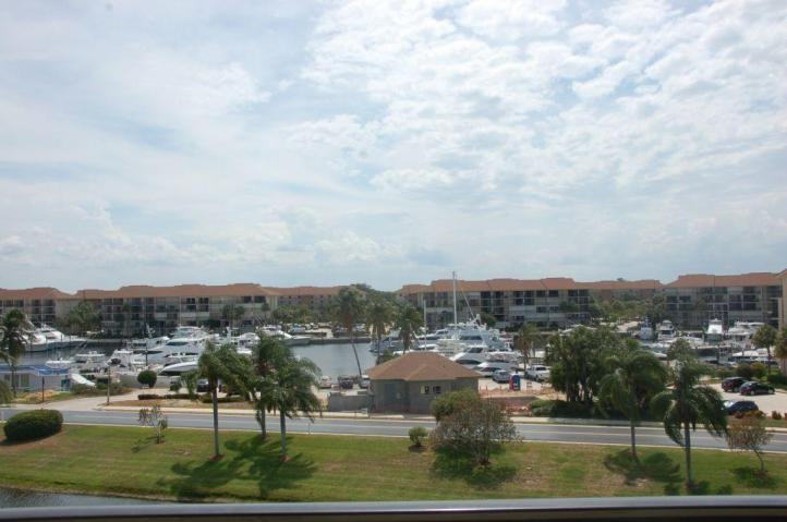 601 Seafarer Circle 504 - Photo 2 of 3