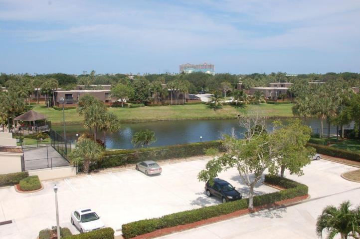 601 Seafarer Circle 504 - Photo 3 of 3