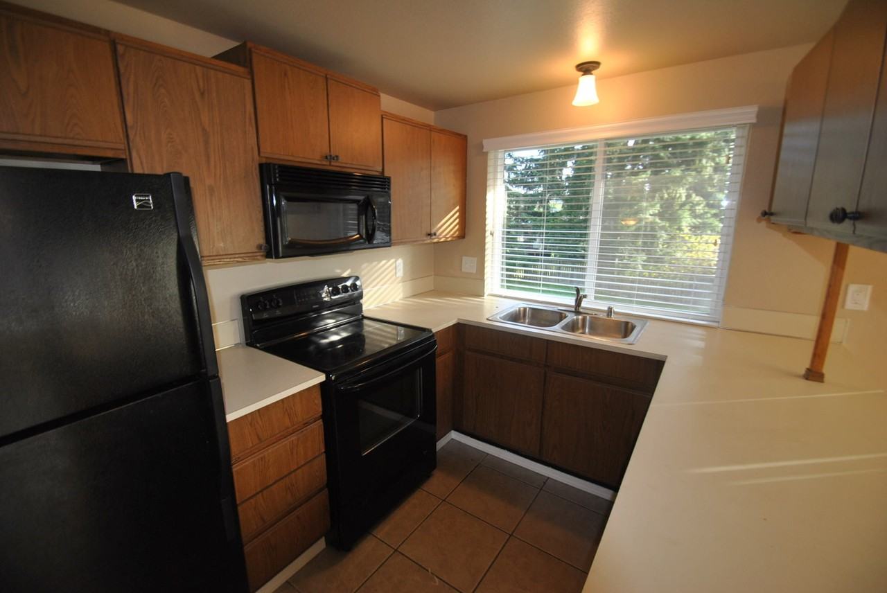 12011 221st Ave Ct E - Photo 3 of 11