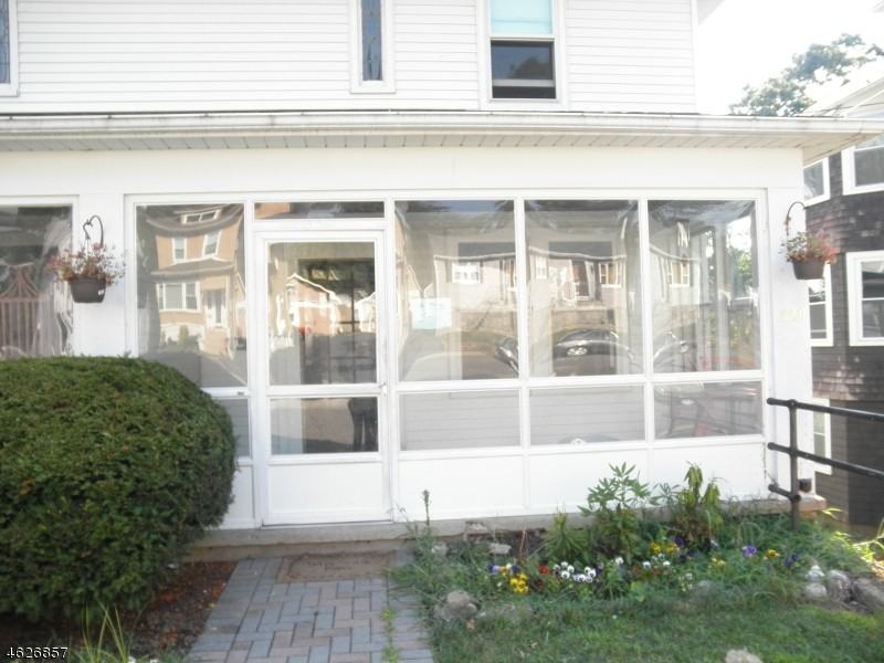 420 Hill St - Photo 2 of 9