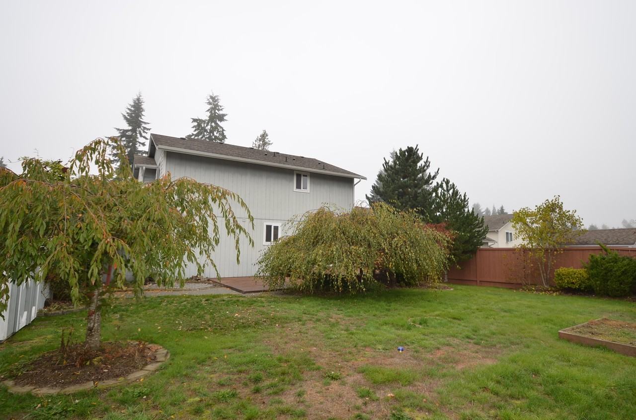 11549 215th Ave E - Photo 3 of 18