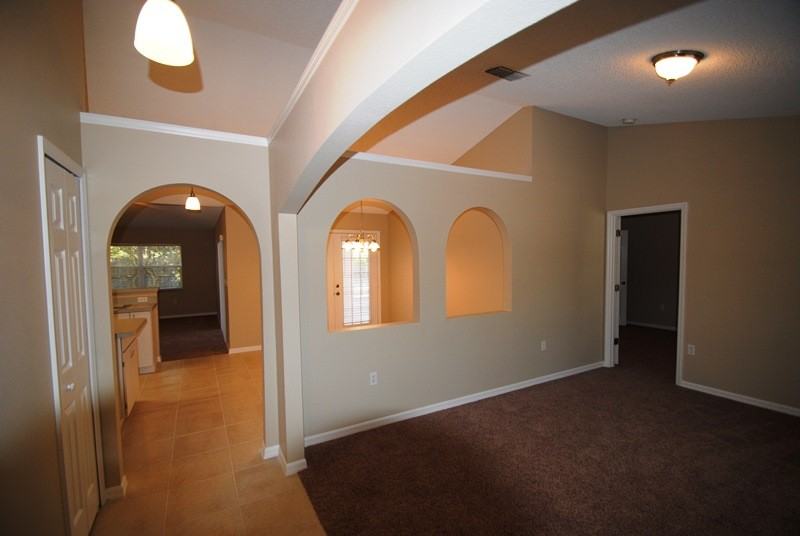 2034 Lansing St - Photo 2 of 7