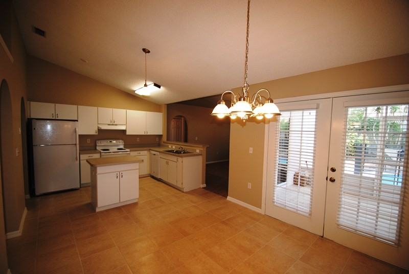 2034 Lansing St - Photo 3 of 7