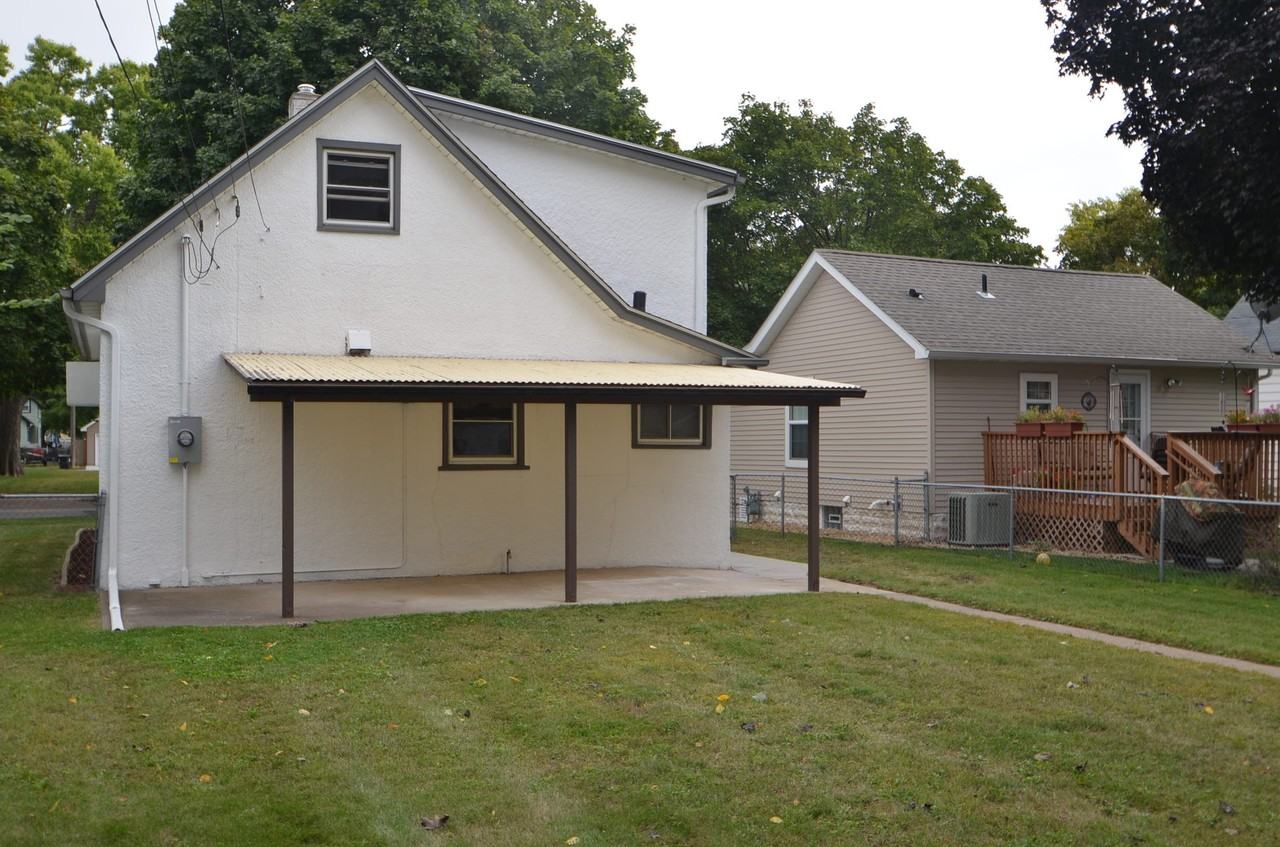 428 7th St S - Photo 2 of 8