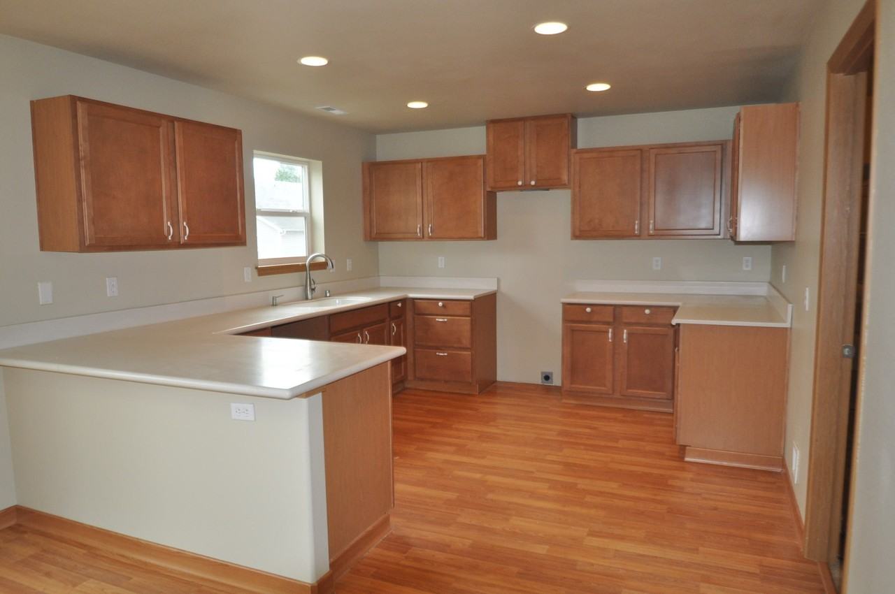 18114 SE 242nd St - Photo 3 of 14