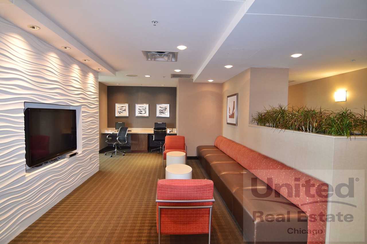 East South Water St & N Field Blvd #902