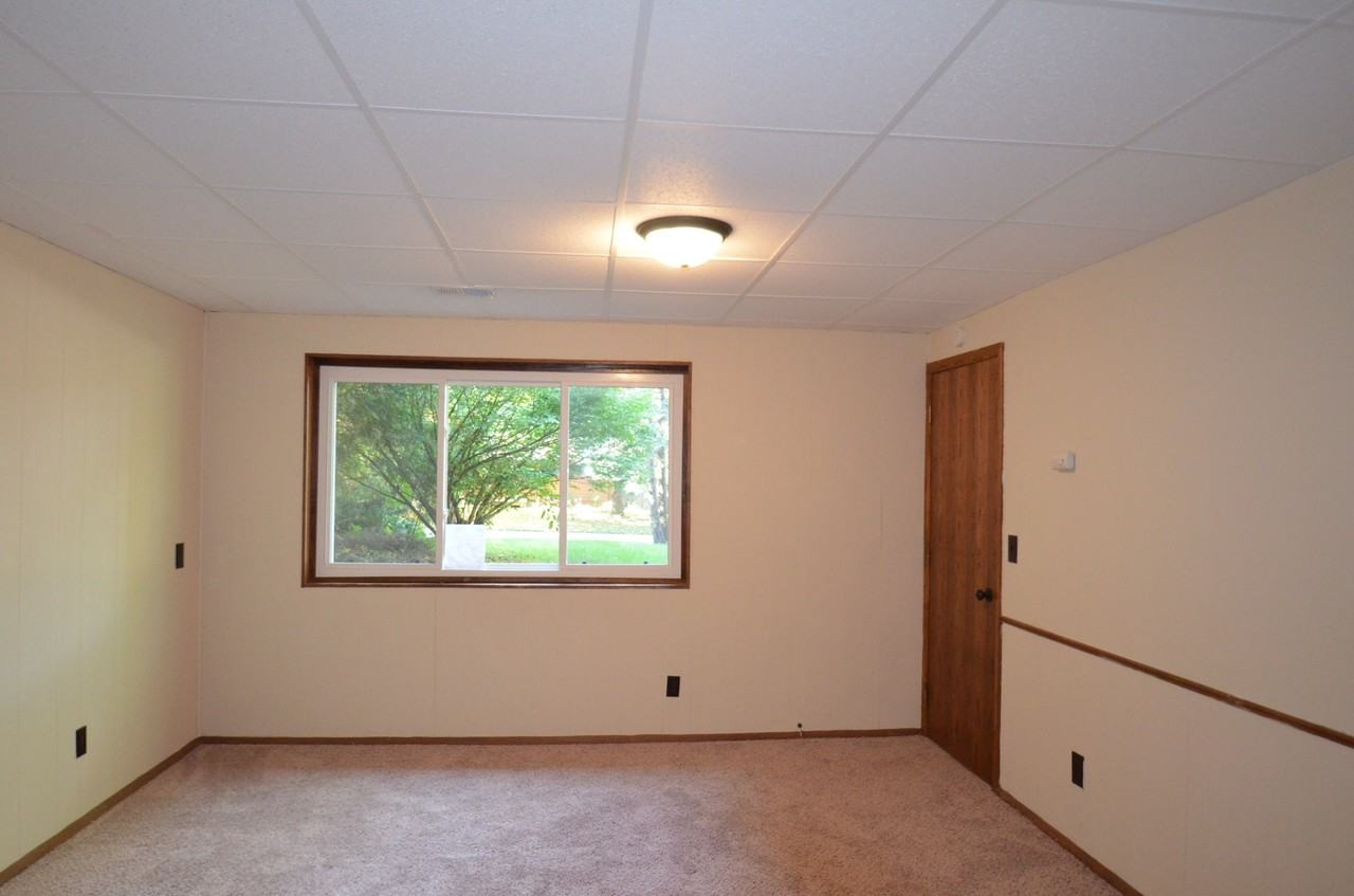 284 Dupont St - Photo 3 of 10