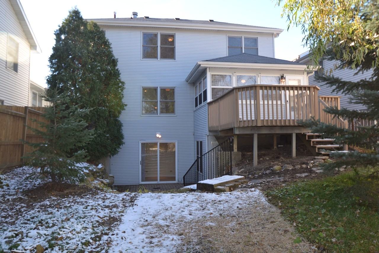 23781 N Quentin Rd - Photo 2 of 8